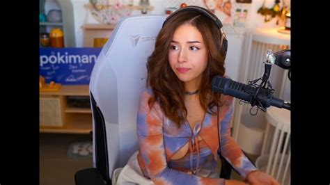 Pokimane Wardrobe Malfunction: The Incident That。